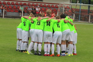 kaiyun 开云体育-库里赛后称赞队友团结赢下关键比赛，库里鼓励